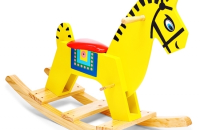 Lợi ích bập bênh ngựa ô nhiều màu sắc cho bé