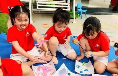 Giá đồ chơi ngoài trời trường mầm non