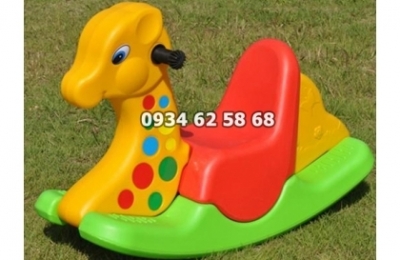 Đồ chơi bập bênh phát triển thể chất