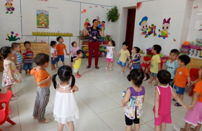 Các trò chơi trải nghiệm cho trẻ mầm non