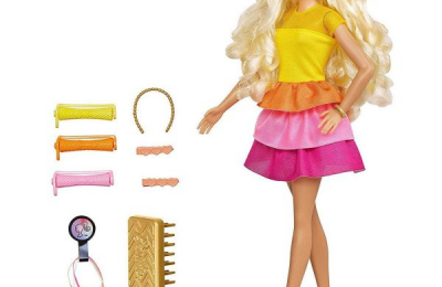 Đồ chơi búp bê giúp trẻ học cách chăm sóc và yêu thương