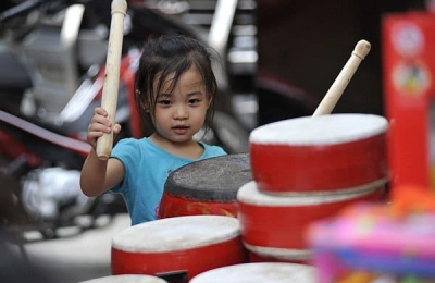 Chọn mua đồ chơi làm quà cho bé mùa tết trung thu