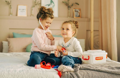 Làm đồ chơi góc bác sĩ