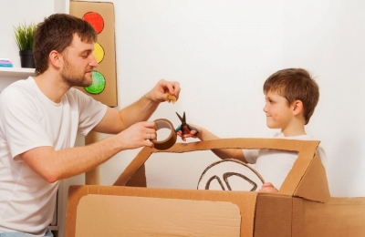 Làm đồ chơi cho bé