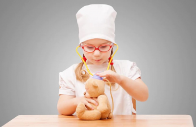 Cách tổ chức trò chơi kể chuyện đóng vai cho bé mầm non