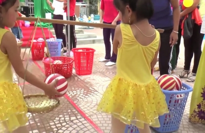 Các trò chơi team building ngoài trời cho bé